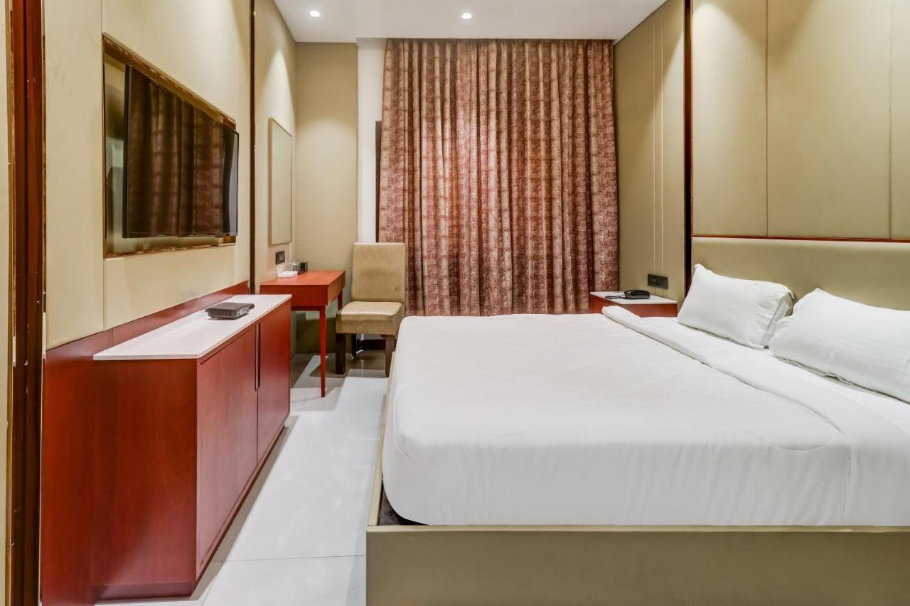 Hotel Oyo Townhouse 785 Sree Vinayaka Grand Anantapur Exteriér fotografie